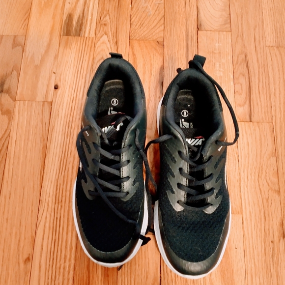 AVIA workout gym shoes - Picture 2 of 4